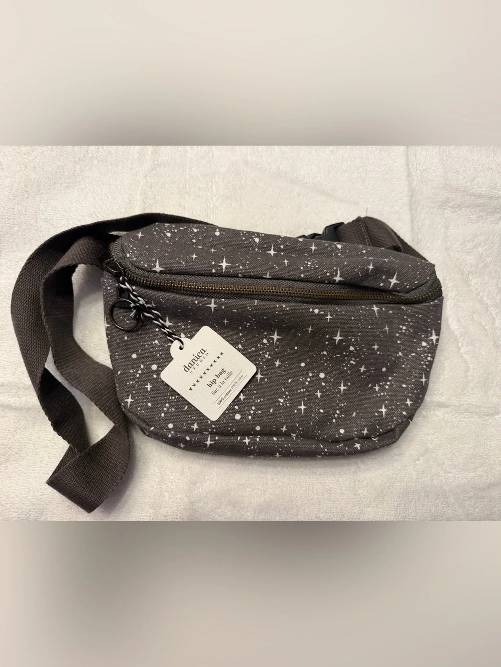 Star-Print Crossbody Hip Bag in Gray